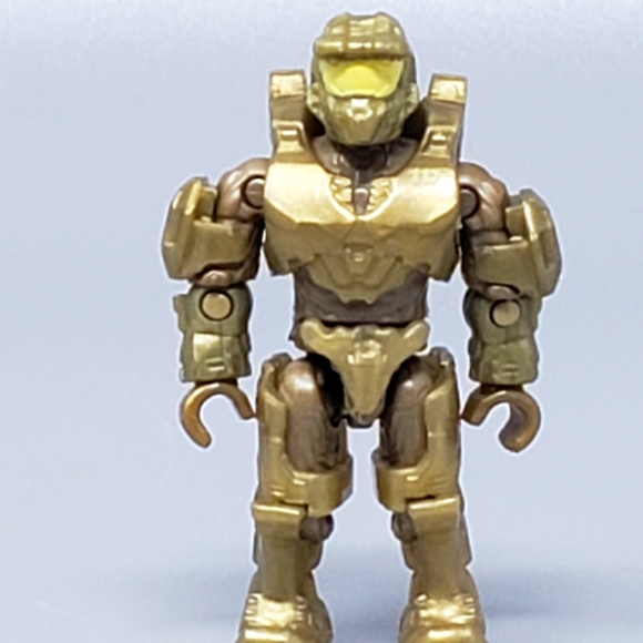 Mega Construx Halo Gold Master Chief Mini-Action Figure - Picture 1 of 8